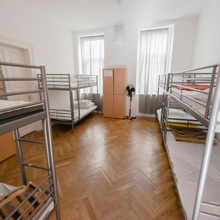 Budapest Party Hostel At Udvarom Camera foto