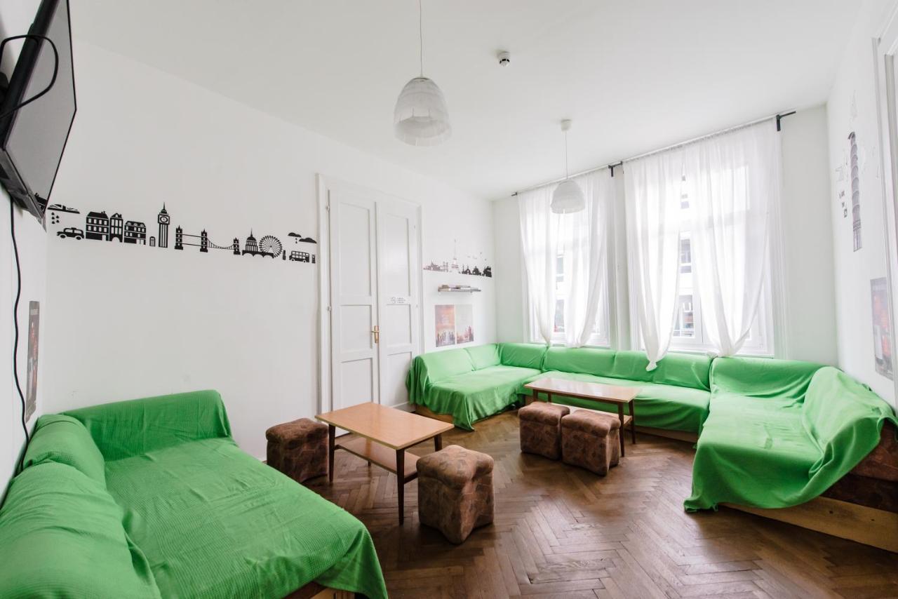 Budapest Party Hostel At Udvarom Esterno foto