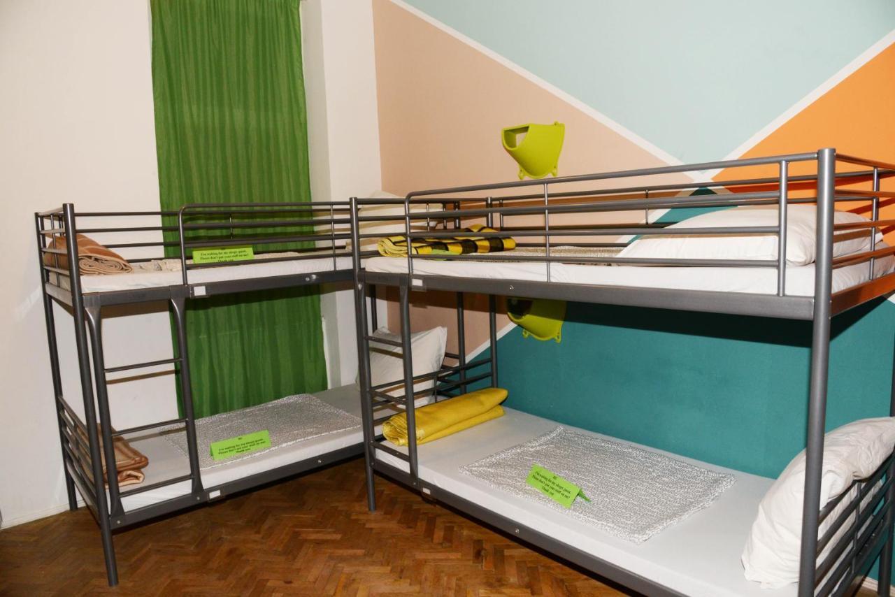 Budapest Party Hostel At Udvarom Esterno foto