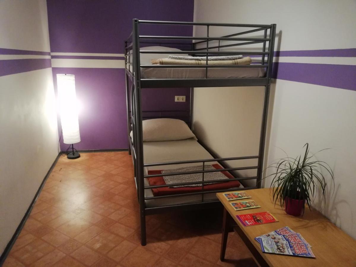 Budapest Party Hostel At Udvarom Esterno foto
